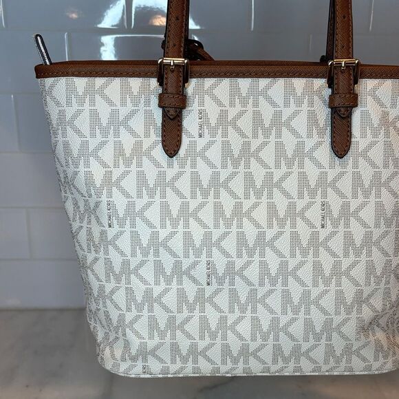 Michael Kors Jet Set Logo Large Tote Bag - Picture 5 of 16